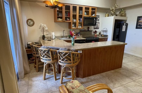 Kahaluu Bay Condo | Great Location - Snorkel, Surf & Sunsets!