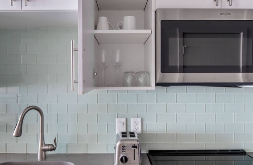Mount Vernon Triangle Apartment | Great Mount Vernon Studio w/Rooftop Pool, nr Metro, by Blueground