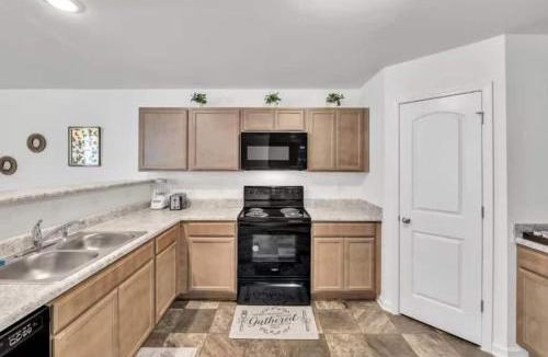 Greensboro House | Great Value New Modern Spacious Home