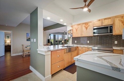 Waikoloa Condo | Great Views Of Volcanic Mountains, Walk To Beaches & Shops