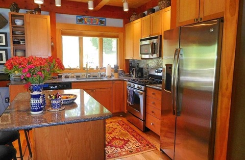 Annapolis House | GREENNEST is an ENVIRONMENTALLY FRIENDLY Waterfront home close to Annapolis