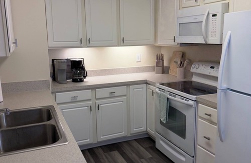 Greensboro Apartment | Greensboro/High Point - Ground Floor Apt 2BR/2BA