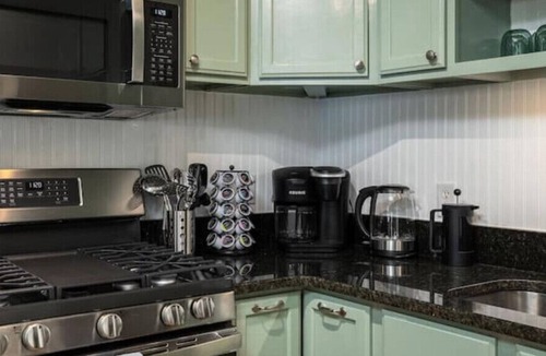 Greensboro House | Greensboro's Gem! Group Friendly, Central Location