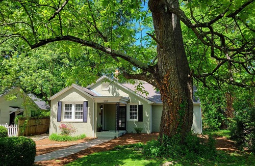 Kirkwood House | Greensboro's Gem! Group Friendly + Central Location