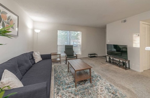 St. Andrews Apartment | Grove 516 · Cozy 1 Bdrm 2 Beds Columbia Apt