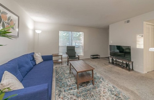 St. Andrews Apartment | Grove 916 · Cozy 1 Bdrm 2 Beds Columbia Apt