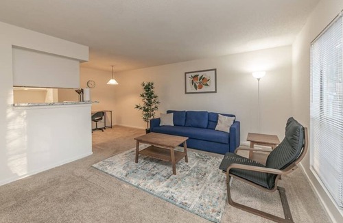 St. Andrews Apartment | Grove 916 · Cozy 1 Bdrm 2 Beds Columbia Apt