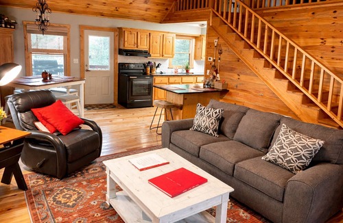 Cleveland Cabin | Guest Favorite! 741 FIVE Star Reviews | Pet Friendly | Walking Trail | Firepit