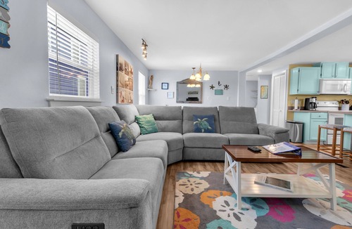Salvo House | Guest Favorite- walk to the beach!
