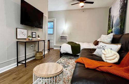 Gainesville House | Guest Studio
