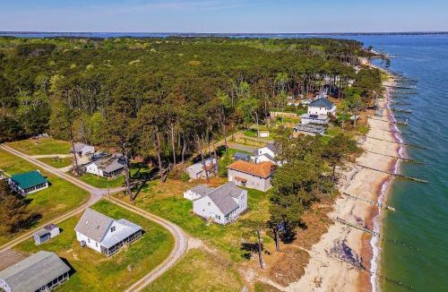 Gwynn House | Gwynn's Island Gem | Private Beach & Bay Views
