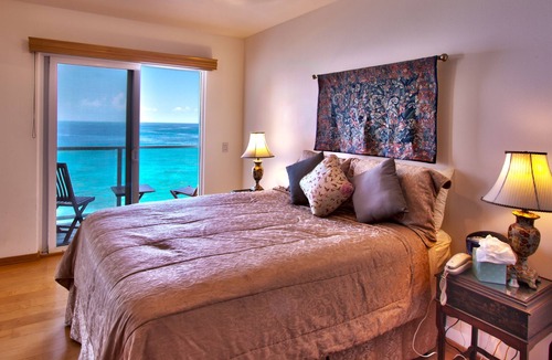 Kahaluu Bay House | Hale Honu - Spectacular Oceanfront Home w/ central A/C Wading Pool & Hottub