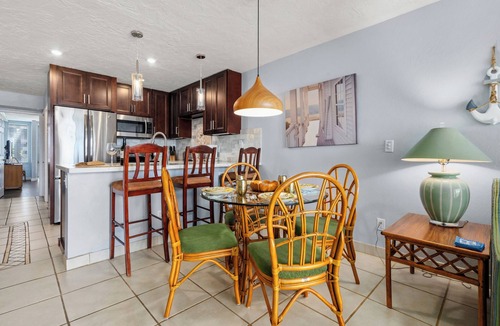 Kihei Condo | Hale Kamaole 208 - Relax and Enjoy Your Beautiful Ocean View Suite