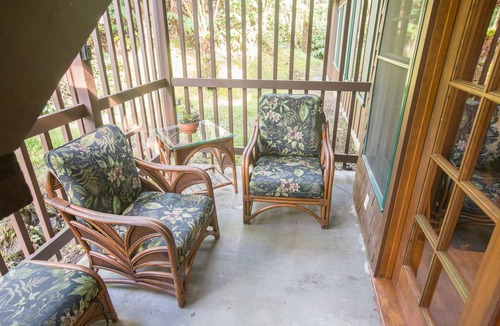 Volcano House | Hale Mauna Loa Volcano Vacation Getaway-Lower Level