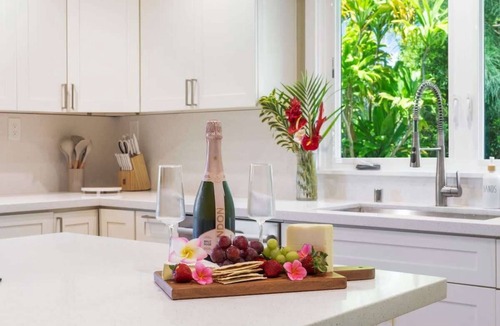 Princeville House | Hale Namakeha! New Modern Home, Stylish Design +AC