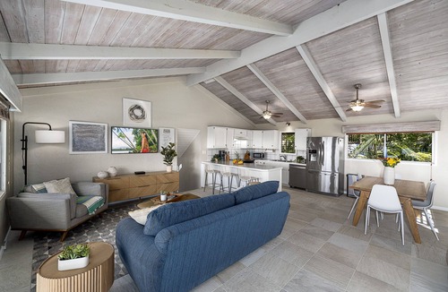 Kealakekua House | Halekii Sunset – Sweeping 180° Ocean Views | Newly Renovated Tropical Retreat