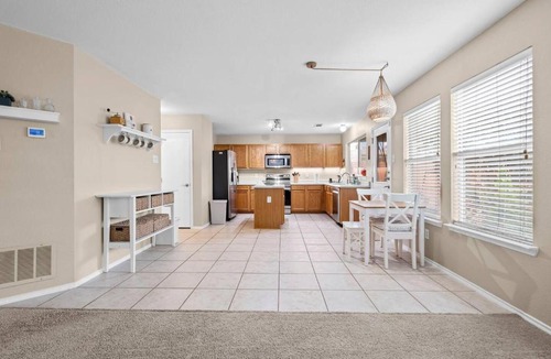 Roanoke House | Hammock, Backyard, Play Room 4BR in Roanoke, TX
