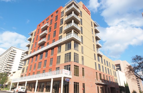 Museum District Hotel | Hampton Inn and Suites Austin University Capitol