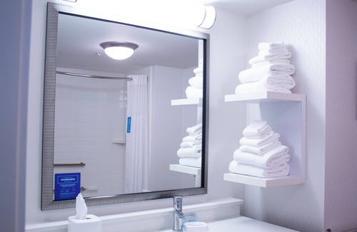 Big Rapids Hotel | Hampton Inn Big Rapids