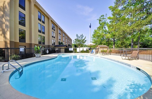 Columbia Hotel | Hampton Inn Columbia-I-26 Airport