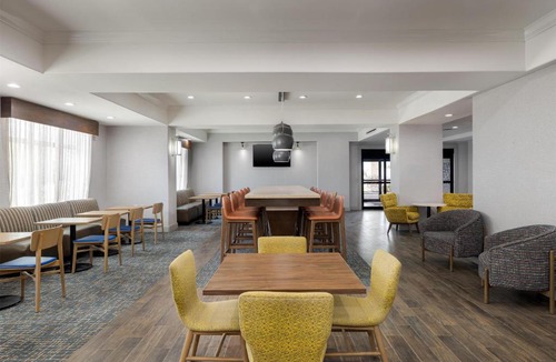 Kenedy Hotel | Hampton Inn Kenedy
