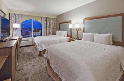 Myrtle Beach Hotel | Hampton Inn Myrtle Beach Broadway at the Beach