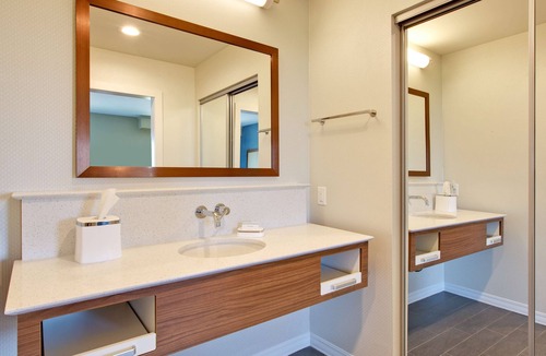 Ira Hotel | Hampton Inn Snyder TX