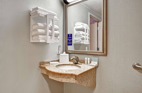 Jefferson Manor Hotel | Hampton Inn & Suites Alexandria Old Town Area South