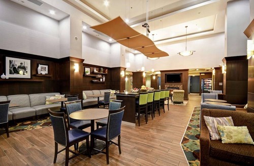 Canton Hotel | Hampton Inn & Suites Detroit-Canton