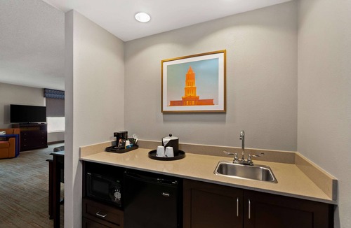 Mount Vernon Hotel | Hampton Inn & Suites Fort Belvoir Alexandria South