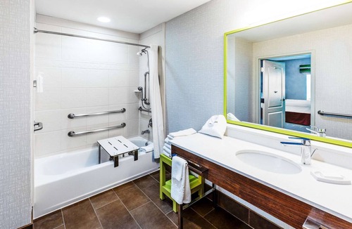 Washington Ave./ Memorial Park Hotel | Hampton Inn & Suites Houston Heights I-10