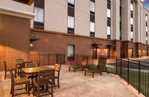 Lavonia Hotel | Hampton Inn & Suites - Lavonia, GA