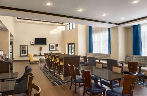 Lavonia Hotel | Hampton Inn & Suites - Lavonia, GA