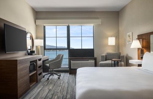 Kahului Hotel | Hampton Inn & Suites Maui North Shore