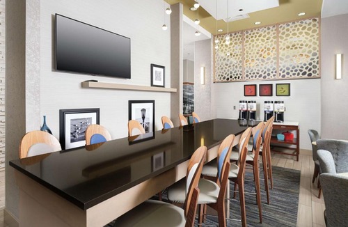 River District Hotel | Hampton Inn Wilmington Downtown