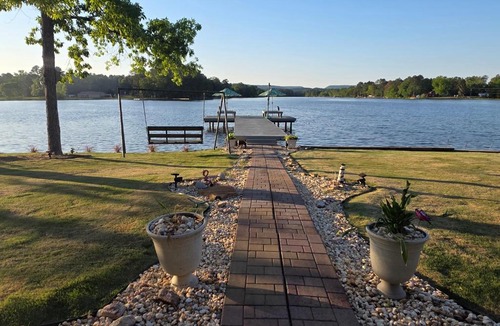 Ashville House | Happy Dock Hideaway