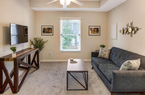 Dixon Park Apartment | Happy Times on Park Carriage by Lucky Savannah