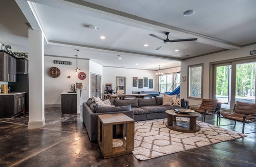 Eatonton House | Harmony Bay Breathtaking Lake View with pool