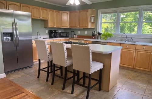Mill Spring House | Harmony House-Near TIEC & Vineyards,Pool Table,Fire Pit,Sleeps 8,Mountain Views