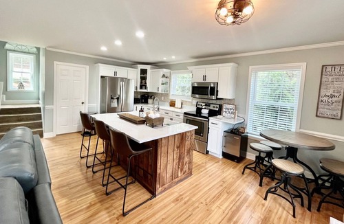 Lavonia House | Hartwell waterfront home -game room, boat slip, firepit, golf cart, pet-friendly