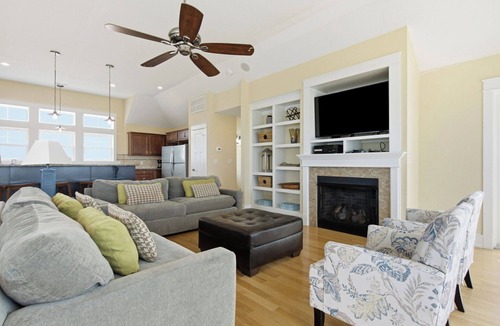 Buxton House | Hatteras Retreat Oceanfront Home + Pets Stay Free
