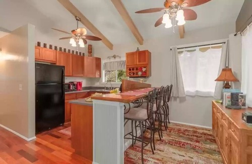Ohia Estates House | Hau'oli Place - Happy little tiki cottage in Volcano