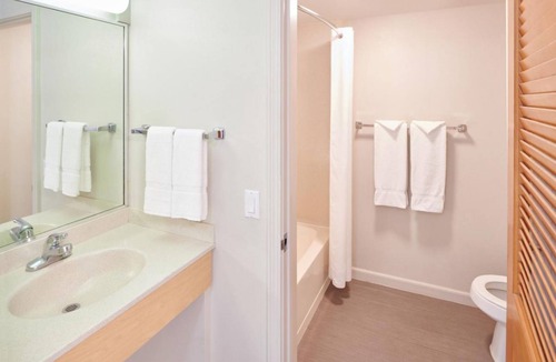 Kahului House | Have Fun in Hawaii! 4 Family-friendly Units, Pool, Pets are Welcome!