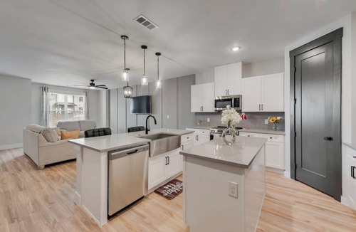 Princeton Condo | Haven II Charming, Cozy getaway,Pool, WIFI