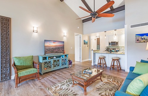 Lahaina Condo | Hawaii Life Presents "Aloha'Kai" MKV E-292 Newly Remodeled 1BR/1BA- Sleeps 6