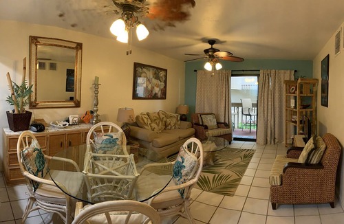 Kailua-Kona Condo | Hawaiian Family Hale at Gates Beach with a heated pool
