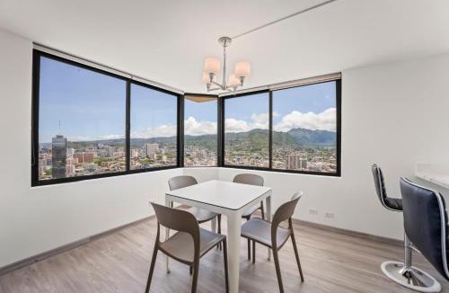 Waikiki Apartment | Hawaiian Monarch Penthouse 104 by Hawaii Ocean Club