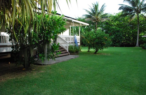 Hauula House | Hawaiian plantation-style home, perfect for families.