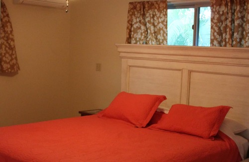 Hauula House | Hawaiian plantation-style home, perfect for families.