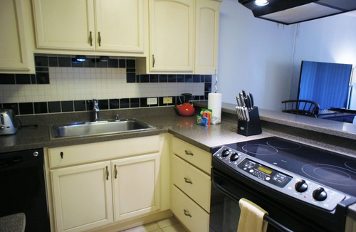 Historic Kailua Village Condo | 🏖️Hawaiian Unit + Walking Distance to Town | AC & WIFI!
